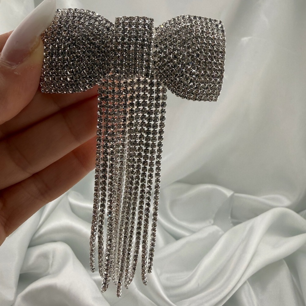 New Sparkling Silver Rhinestone Bow Brooch